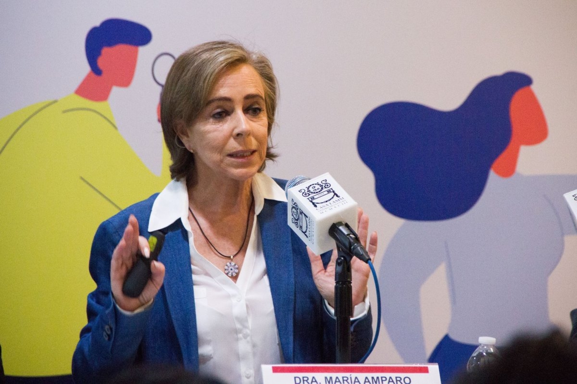 FGR investiga a María Amparo Casar por presunto uso ilícito de atribuciones
