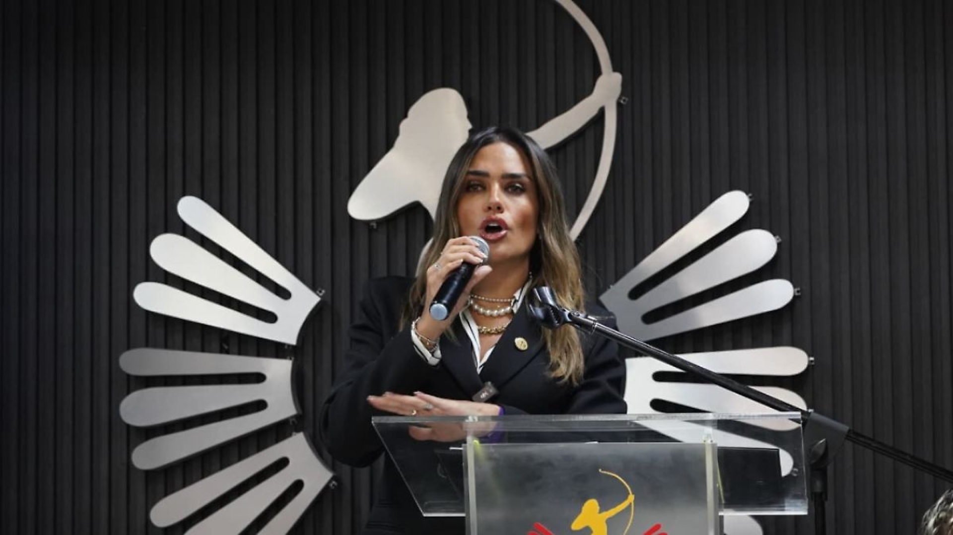 Alessandra Rojo lanza Operación Verdad contra noticias falsas