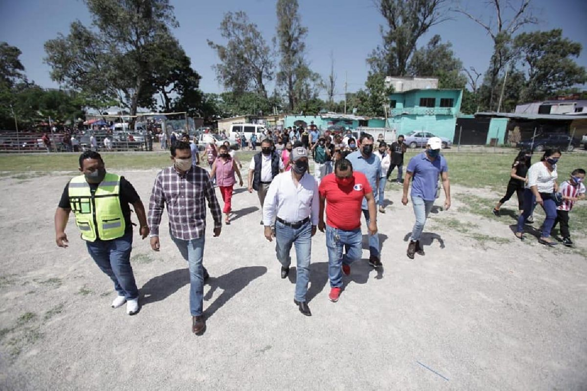Hace Antonio Villalobos histórico anuncio de la regularización de los predios de los Patios de la Estación
