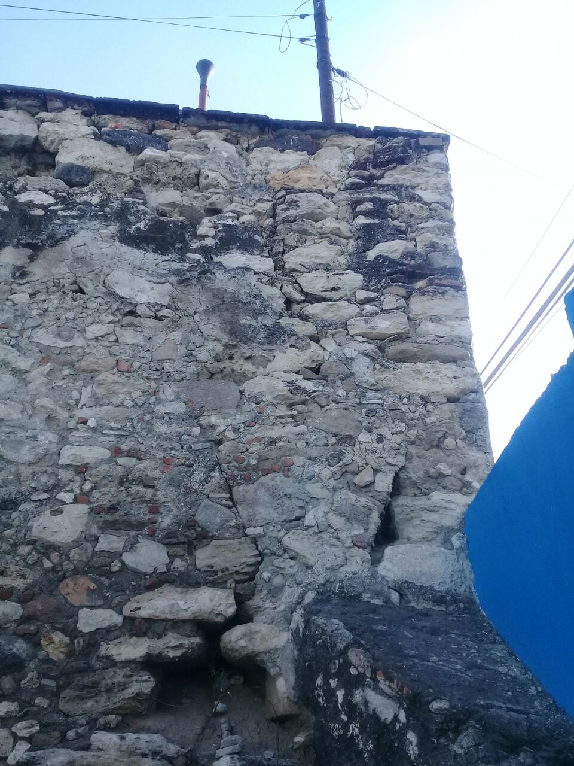 Daños en iglesia San Miguel Arcángel, un riesgo para primaria en Tlaltizapán