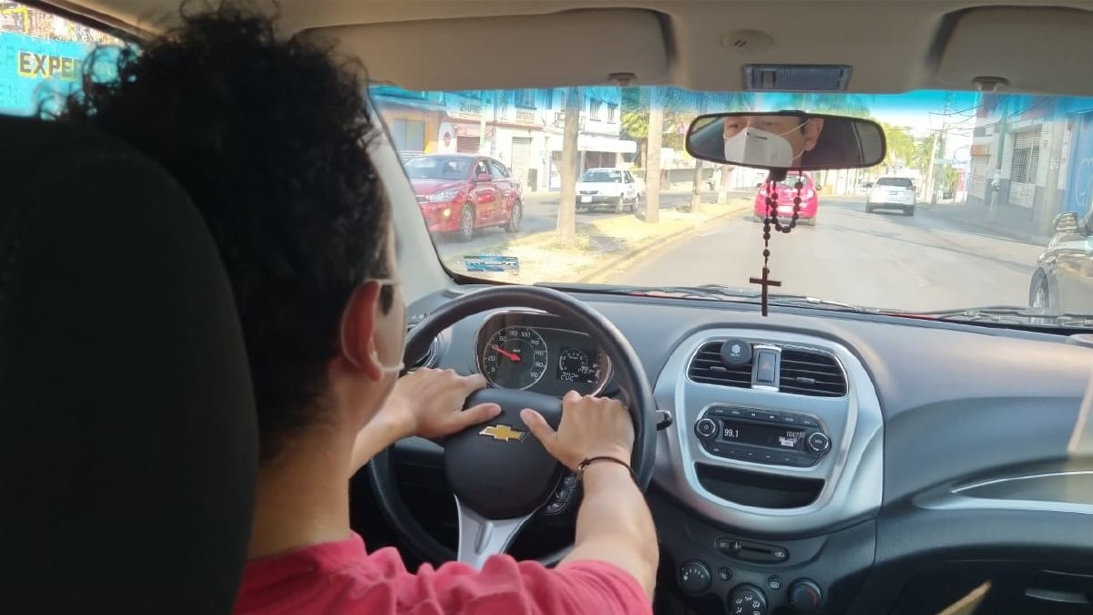 Es burócrata y conductor de Didi
