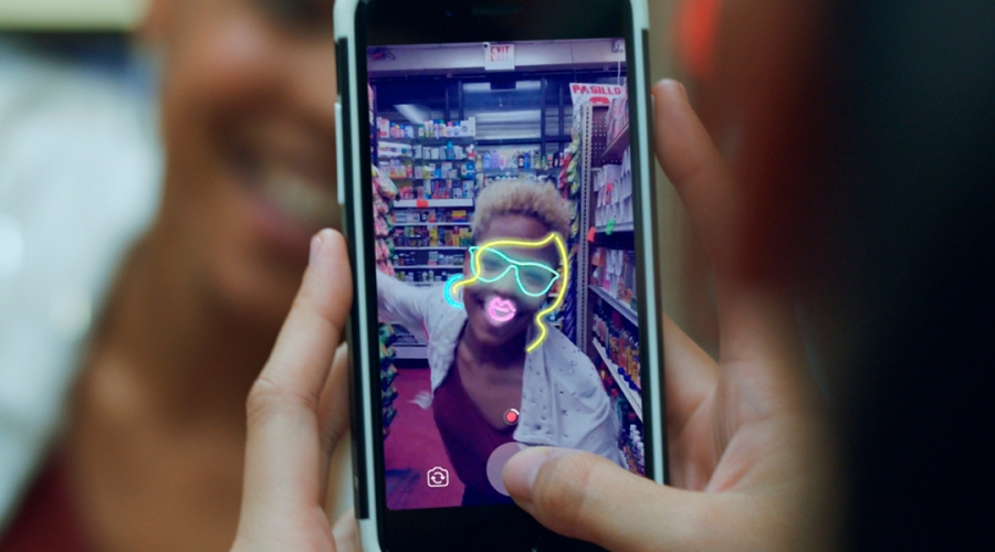 Ya es oficial: puedes transmitir en vivo y crear GIF’s de dos segundos en Facebook Camera