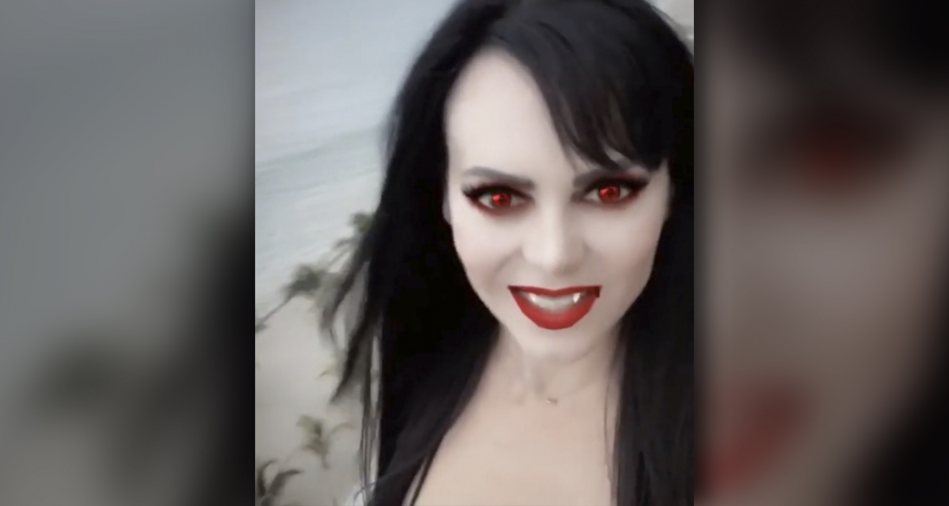 VIDEO: Una vampira en bikini