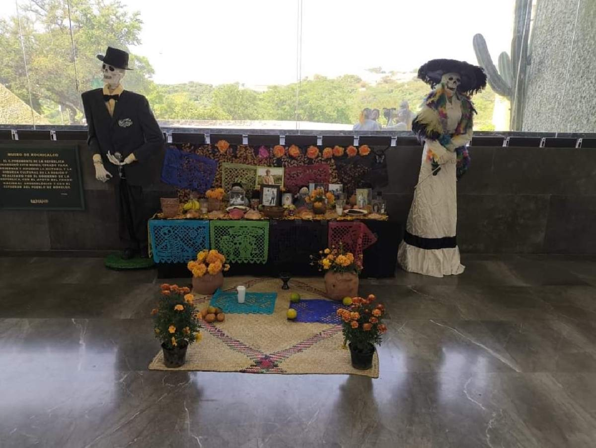 Exponen ofrendas escolares en el museo de Xochicalco