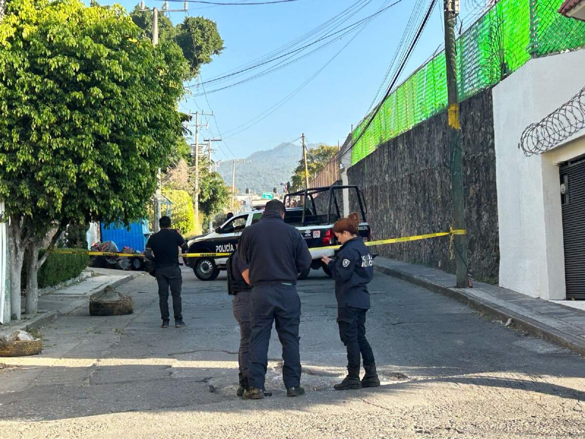 Tiran un cuerpo en Lomas de Cortés