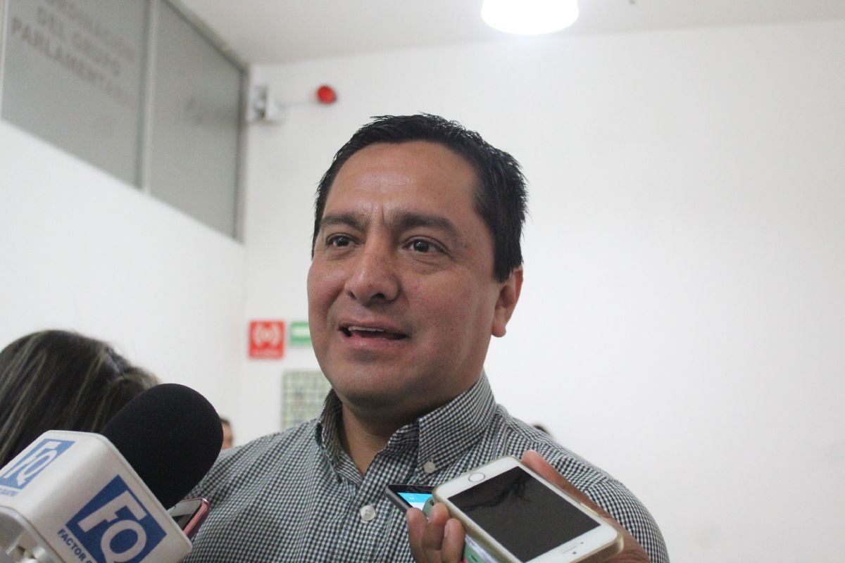Diputados buscan aprobar leyes que permitan la reelección en 2018
