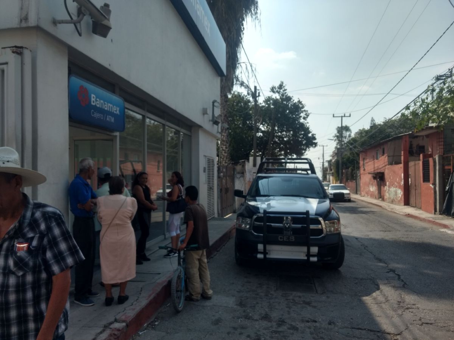 Dos individuos asaltaron un banco en Zapata