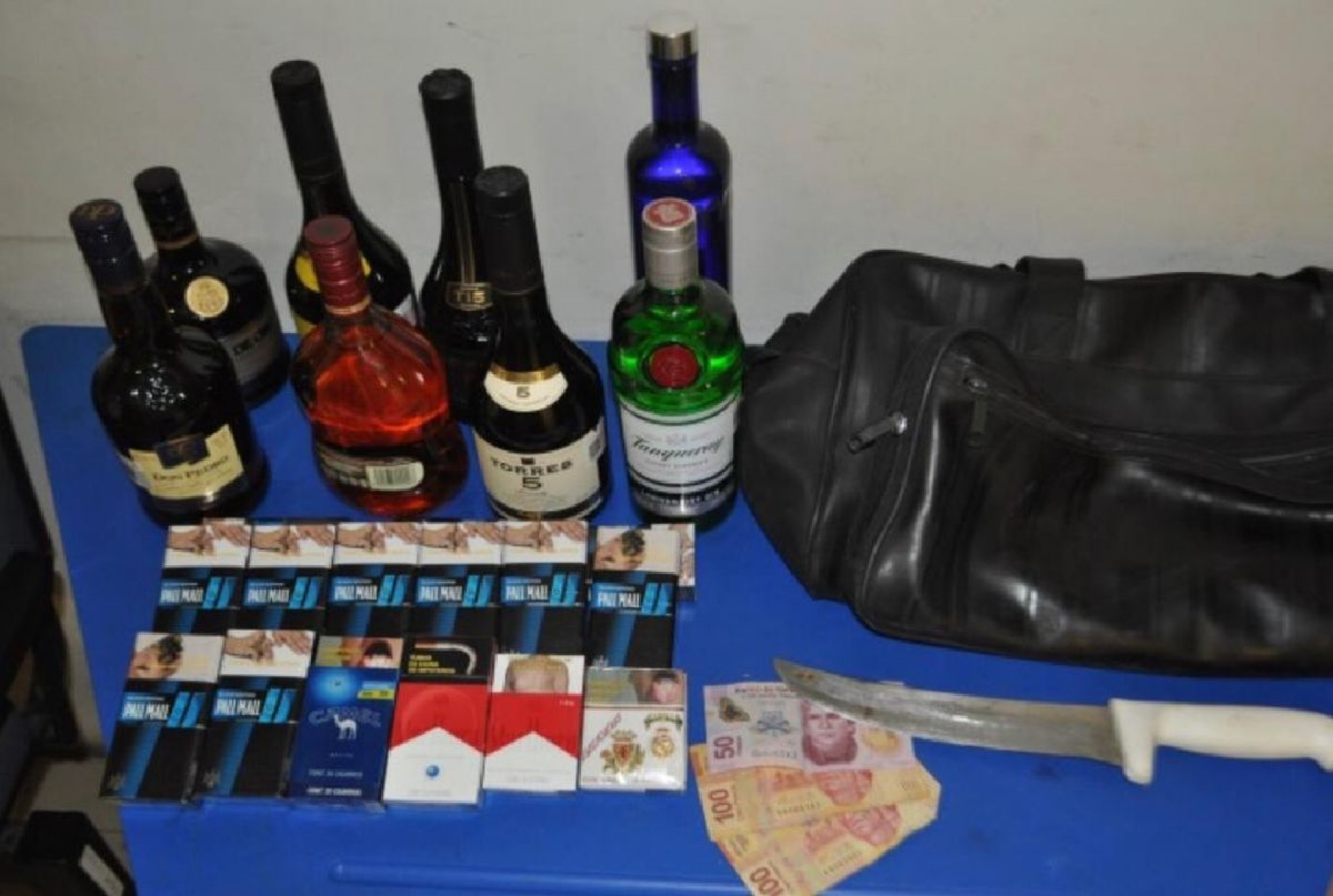 Asaltó con un cuchillo una tienda, pero lo atraparon
