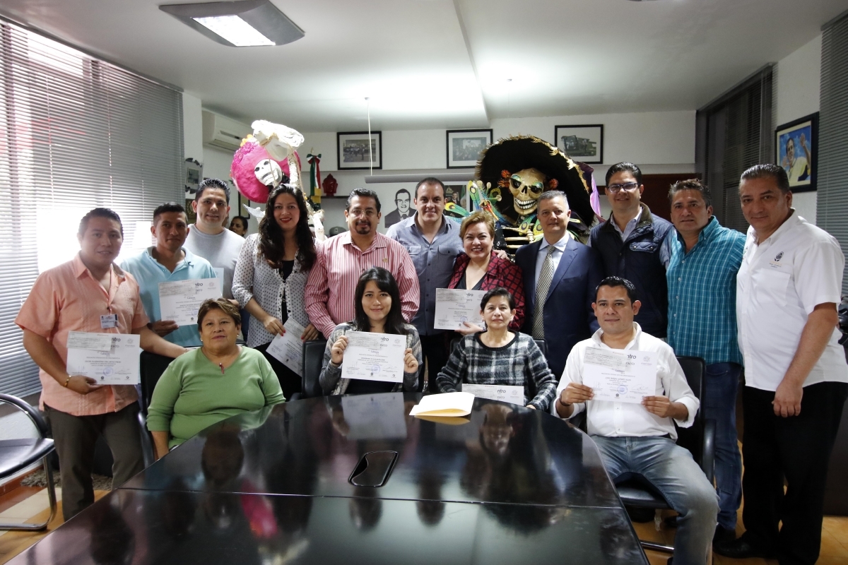 Premia gobierno de Cuernavaca a ganadores del concurso de catrinas 2016