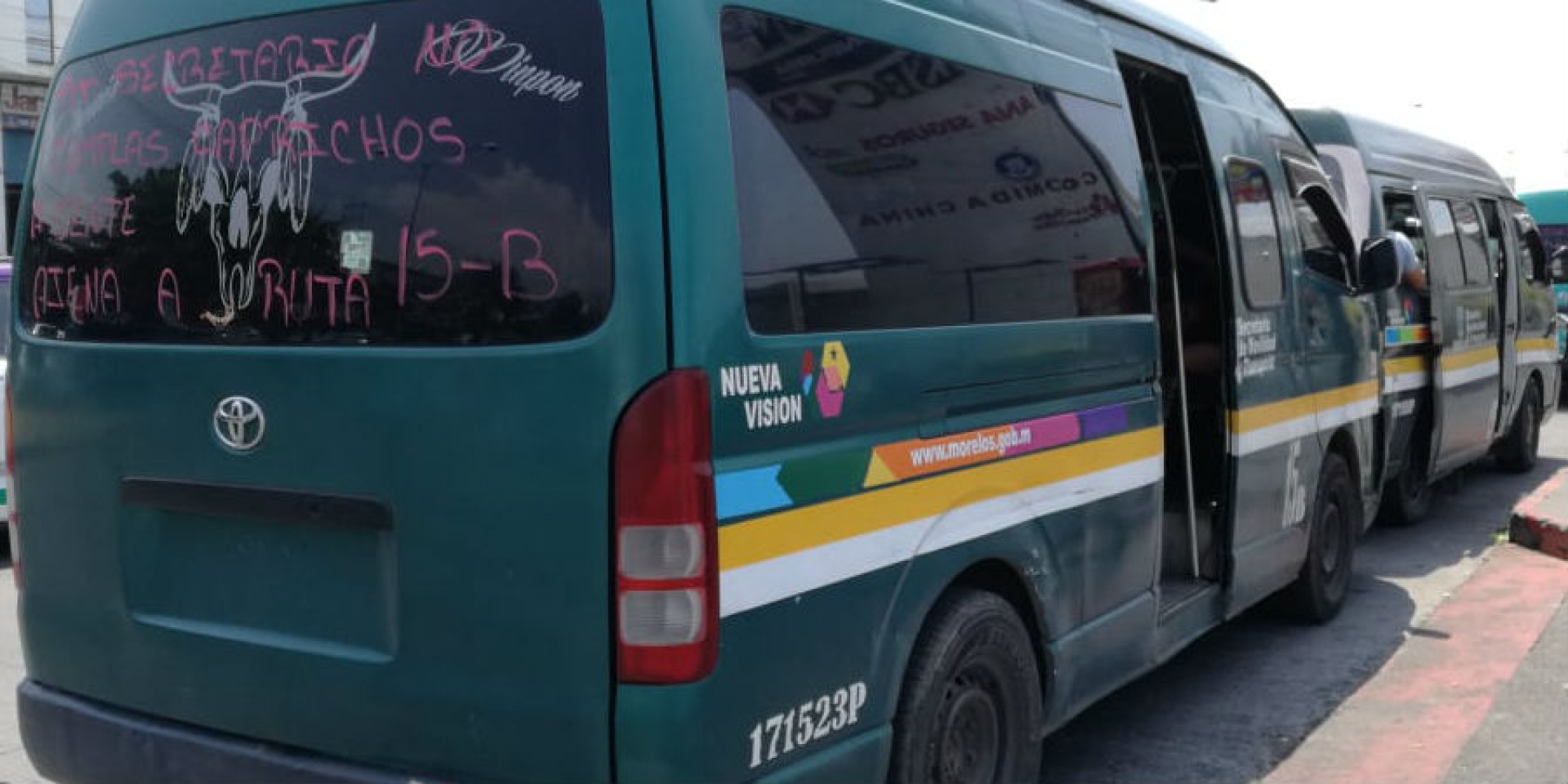 Protestan transportistas de la Ruta 15B ante la SMyT