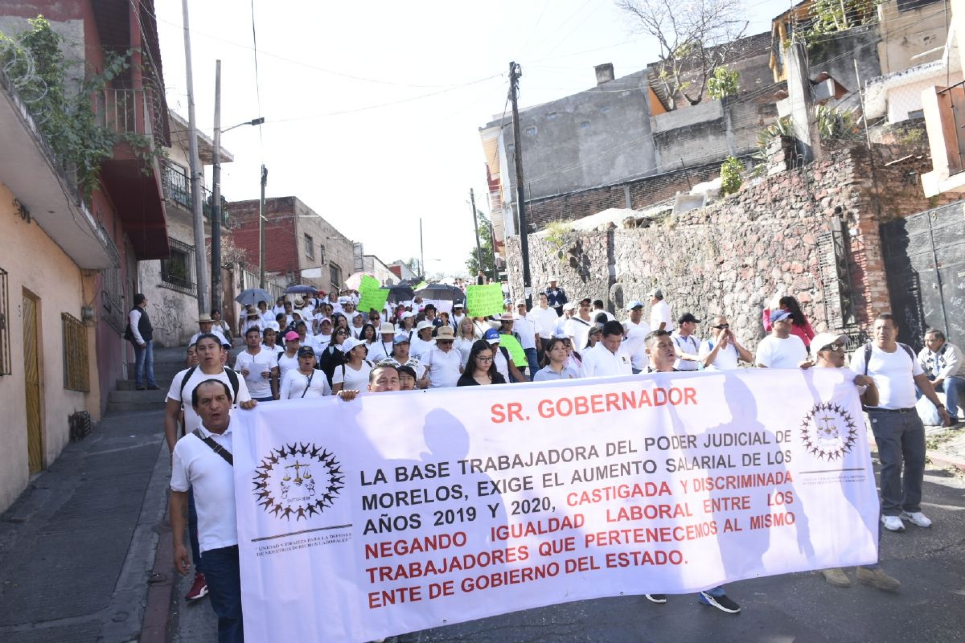 Sindicalizados del TSJ realizan marcha y bloqueos