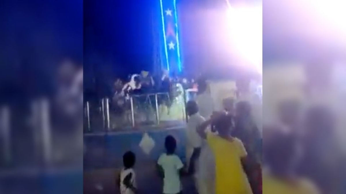 Colapsa juego mecánico en feria de la India; hay 16 heridos