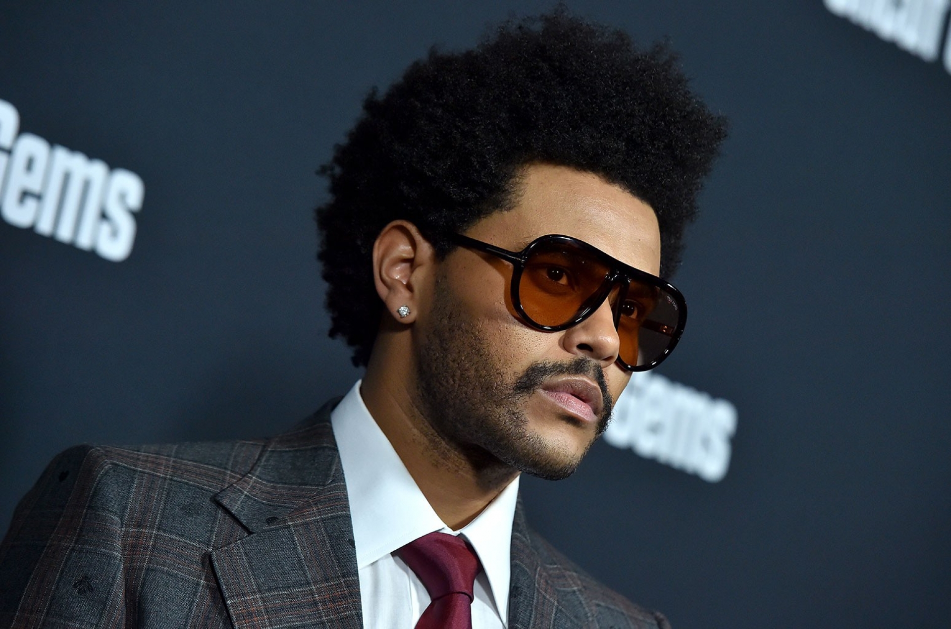 The Weeknd denuncia corrupción en premios Grammy; la academia responde