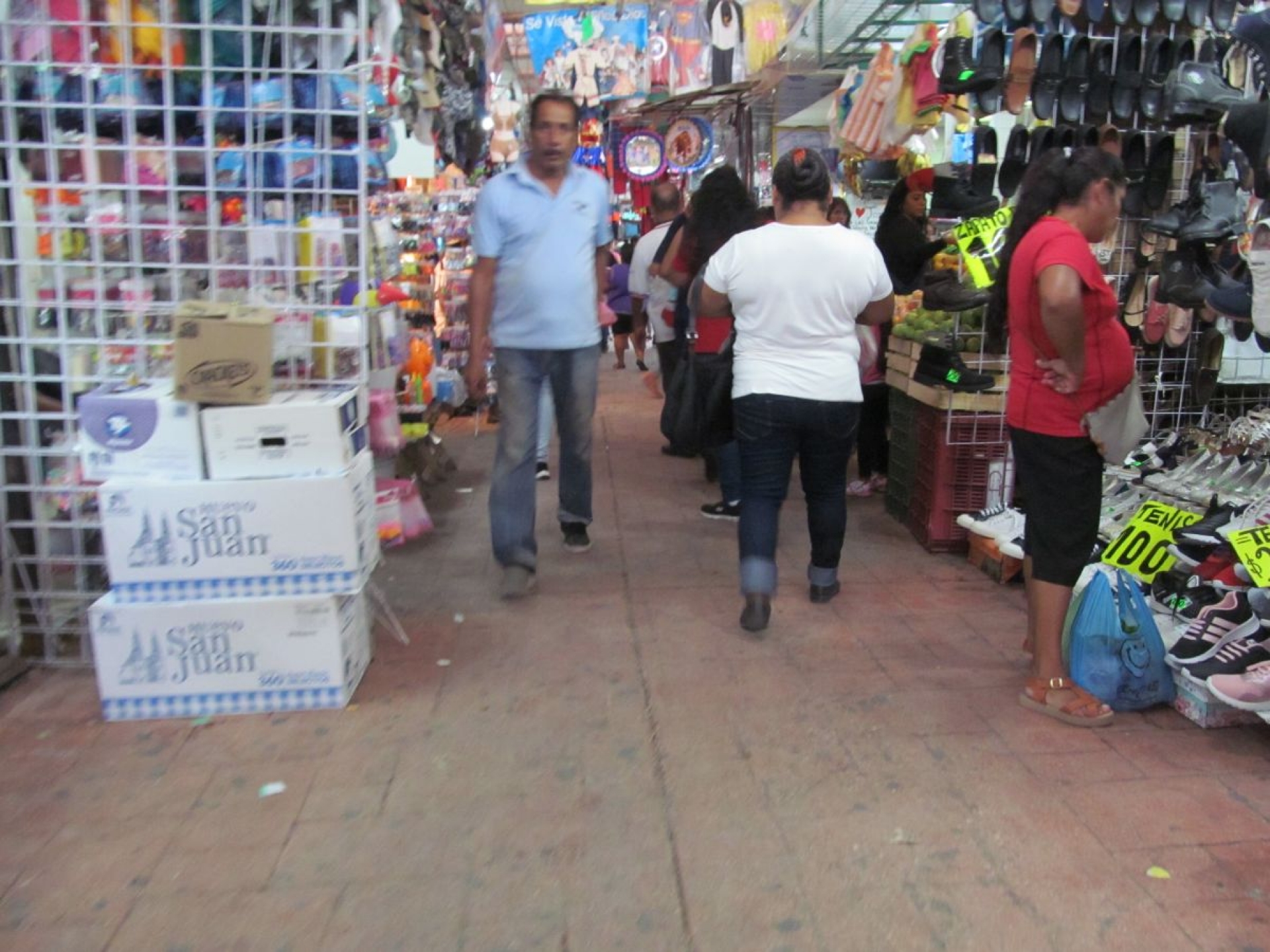 Locatarios del mercado de Jojutla incumplen con el alineamiento