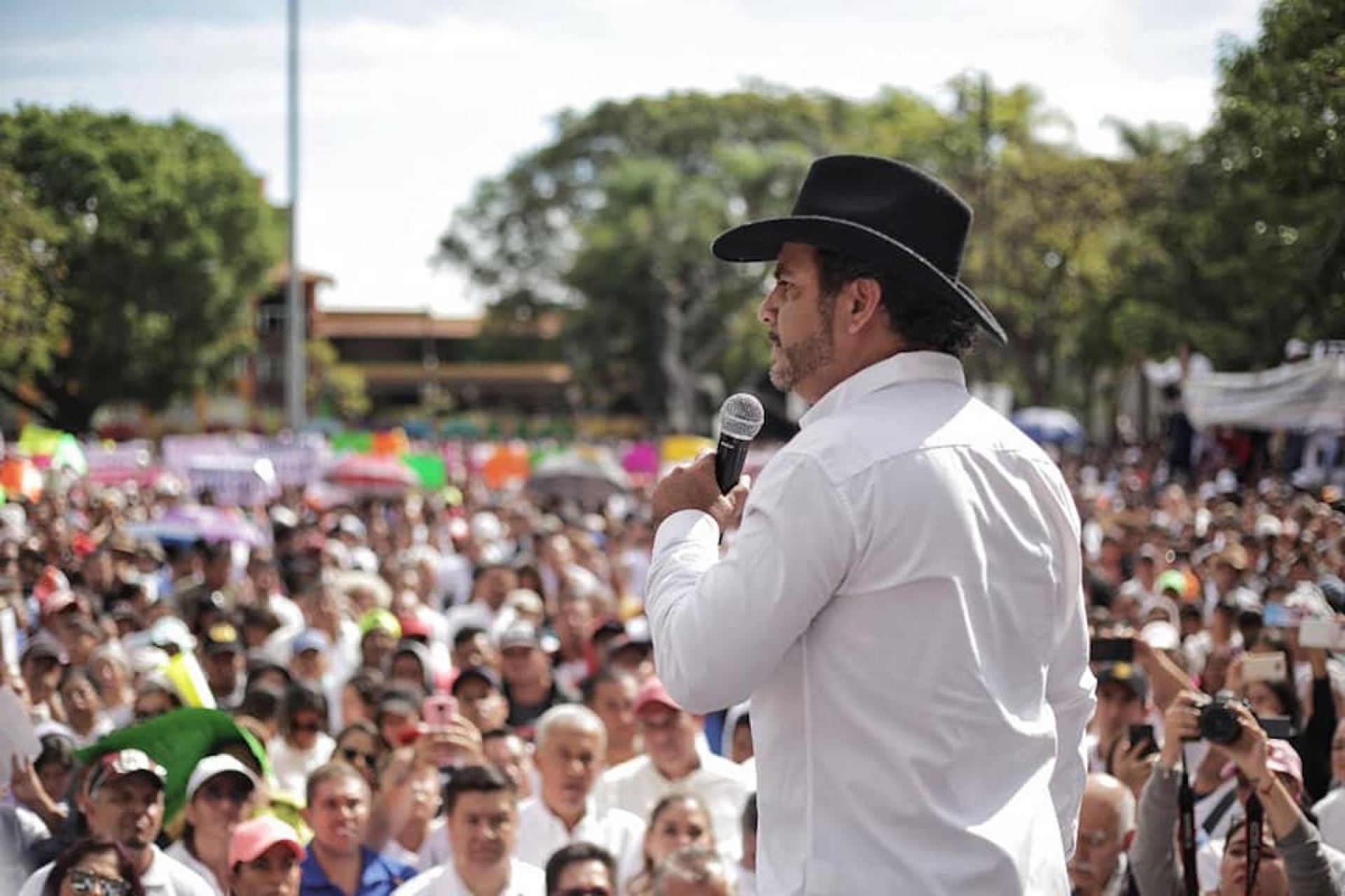 “Veamos por la gente”: Villalobos