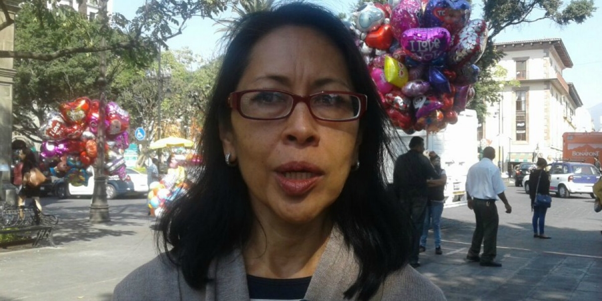 Señala activista que mujeres artesanas indígenas podrían ser retiradas de Plaza de Armas