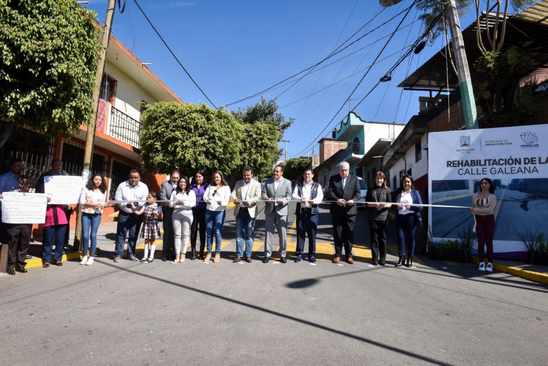 Entrega Cuauhtémoc Blanco tercera etapa de rehabilitación de calles