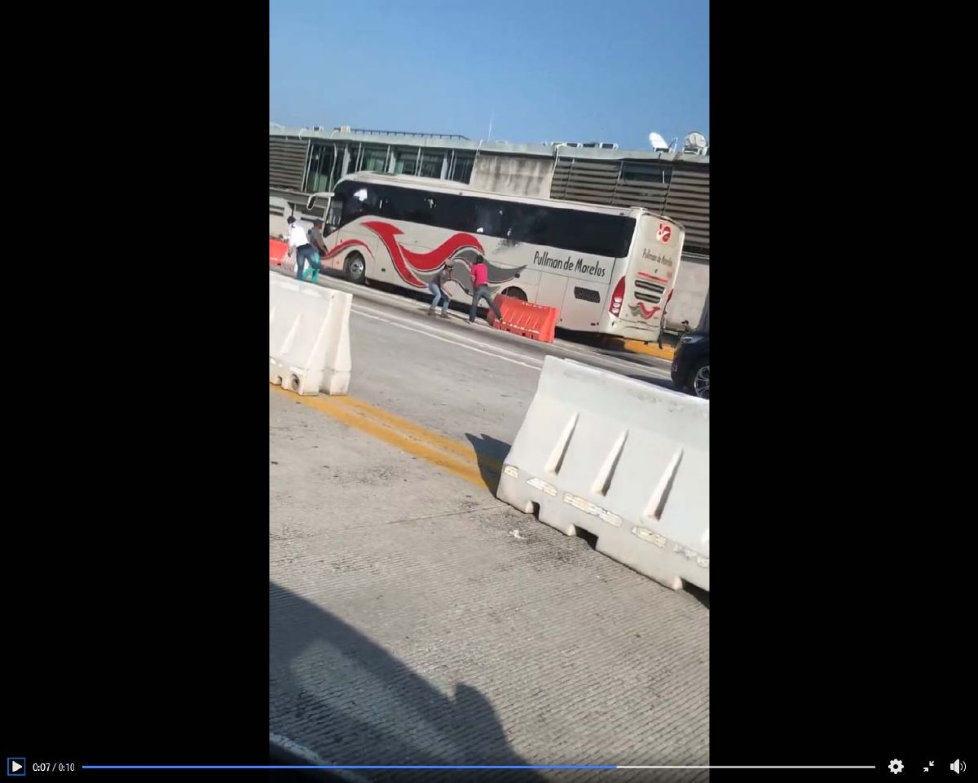 Malestar de empresarios por agresiones en casetas
