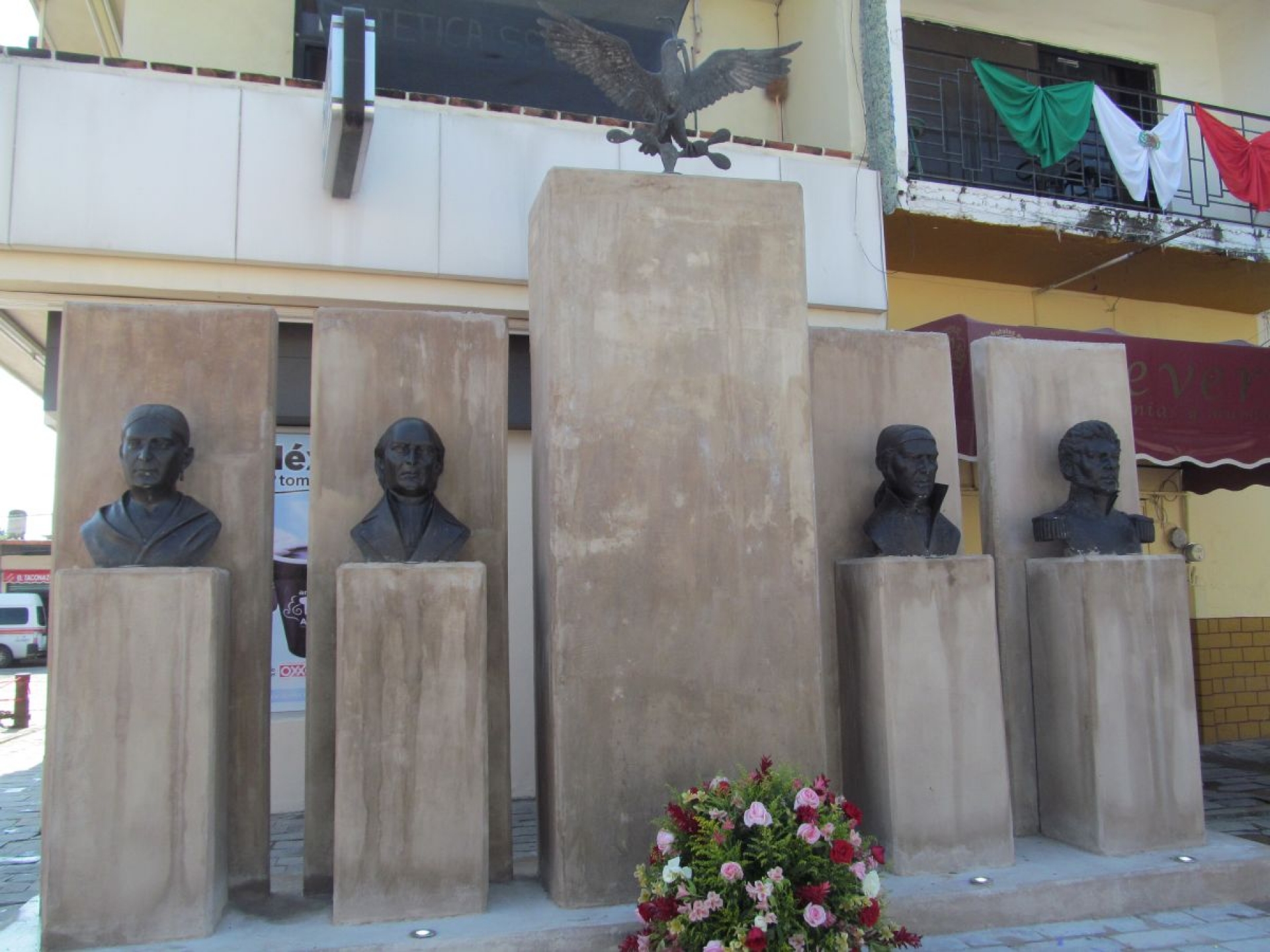 Reinstalan bustos de héroes patrios en Jojutla