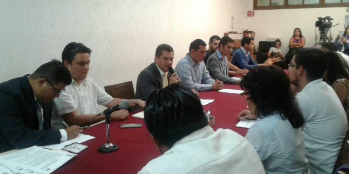 Acuerdan propuesta sobre donación de órganos, durante sesión de la Comisión de Puntos Constitucionales