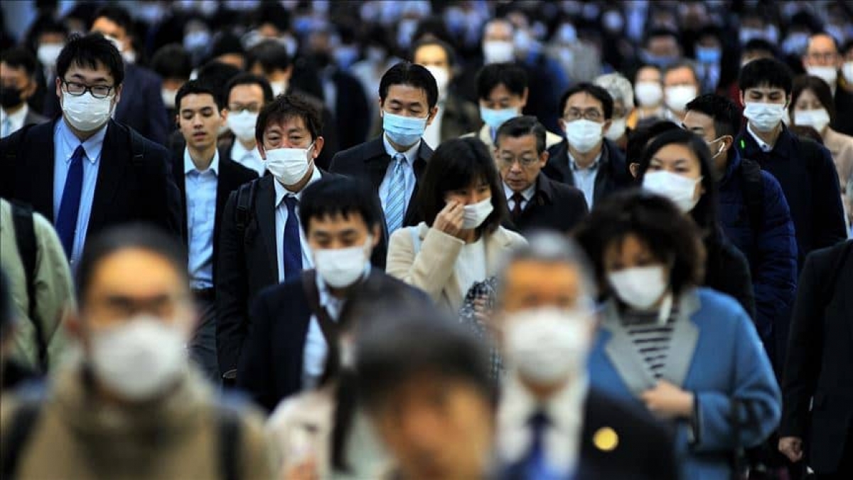 El récord de contagios de COVID alarma a las autoridades en Tokio