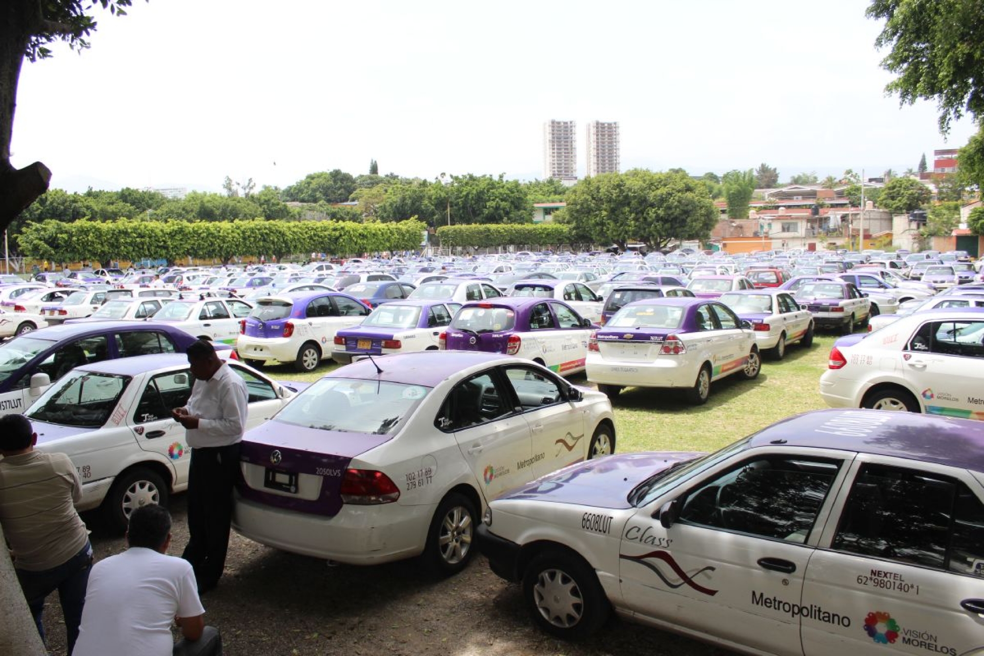 Piden regular tarifa mínima de taxis