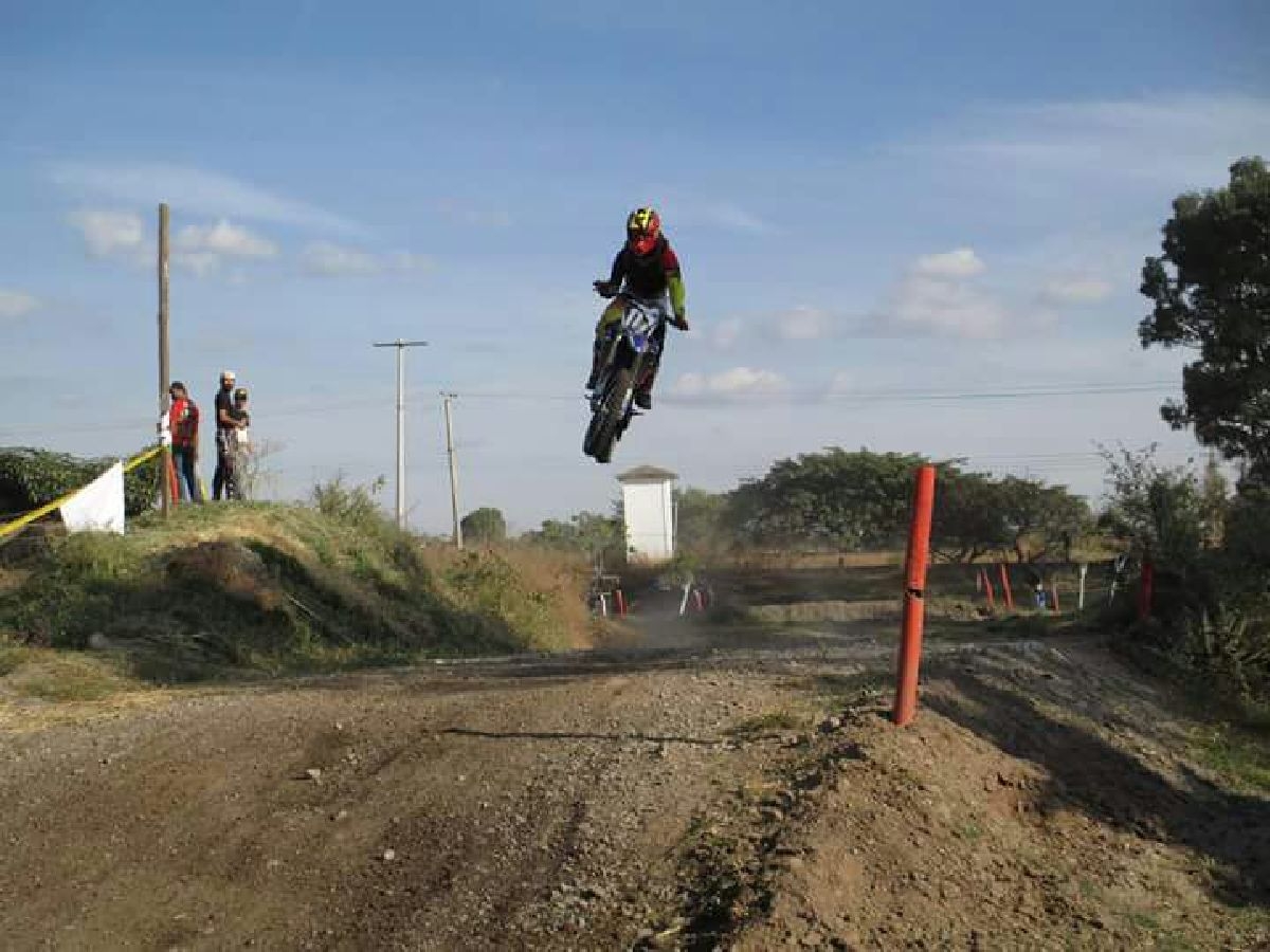 Surgen monarcas del Campeonato Regional Centro Sur Cross y Enduro