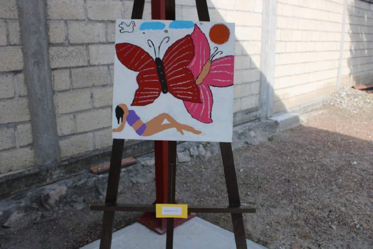 Mujeres violentadas montan galería en el refugio de Jojutla