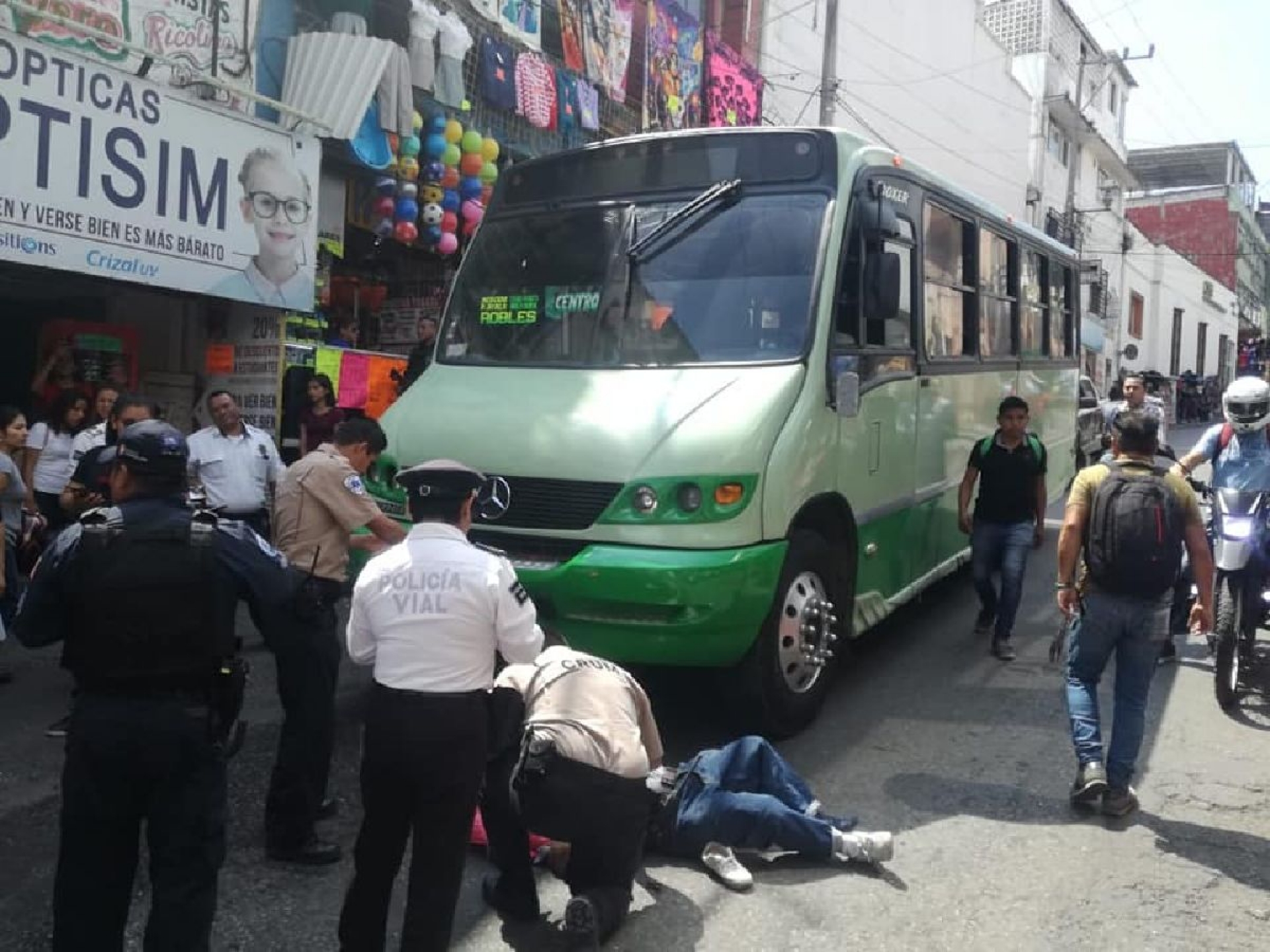 Anciano atropellado por un “chapulín”
