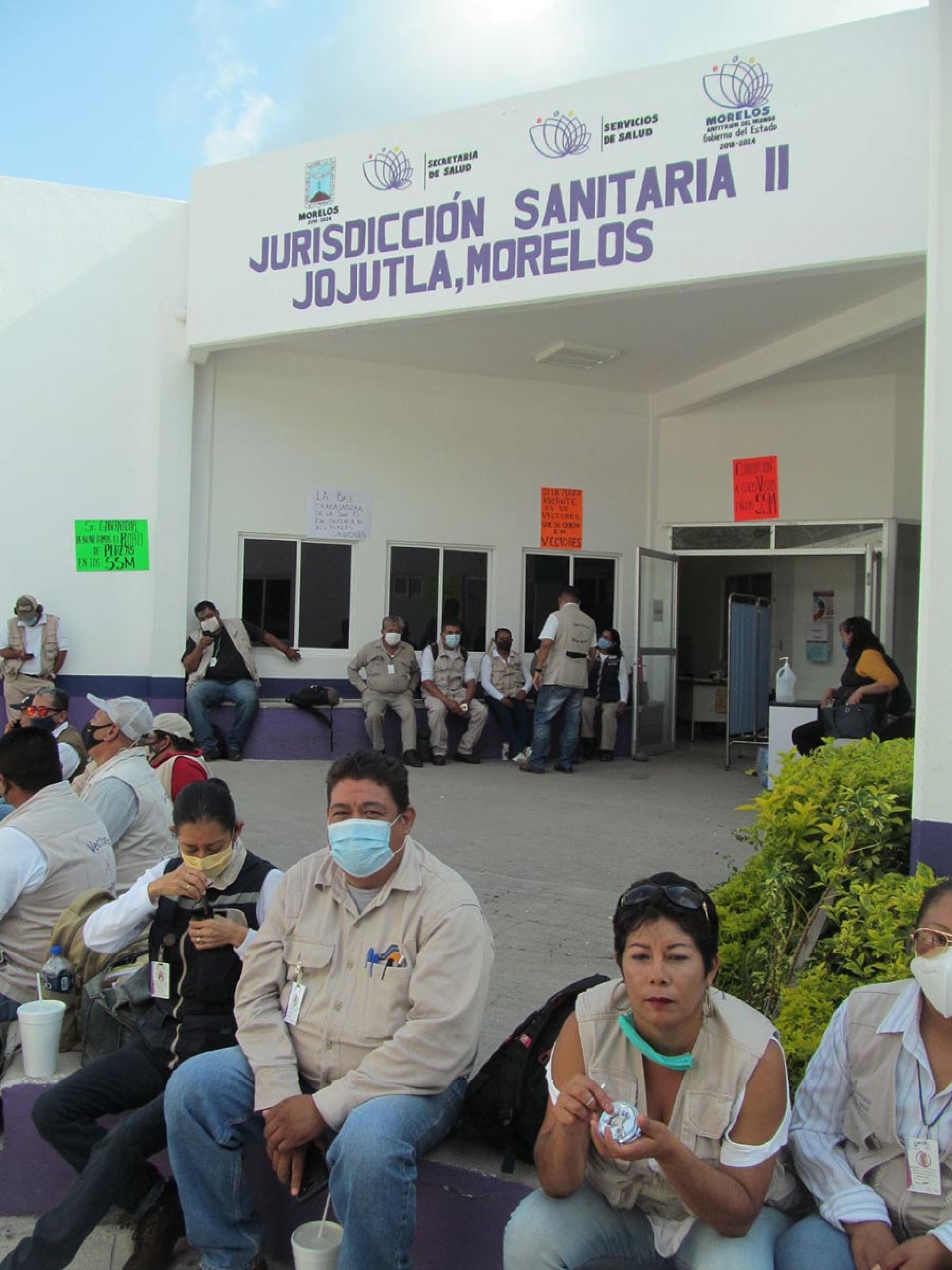Personal de Vectores realiza paro de brazos caídos en la JS-II