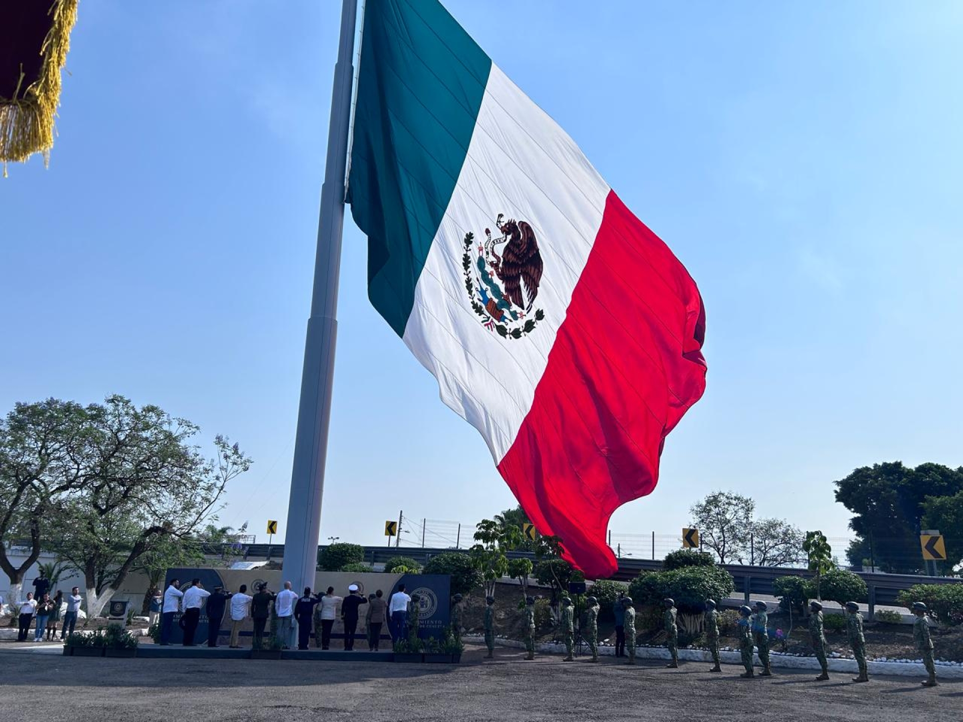 Realizan ceremonia de izamiento de Bandera Nacional, con motivo del Rompimiento del Sitio de Cuautla