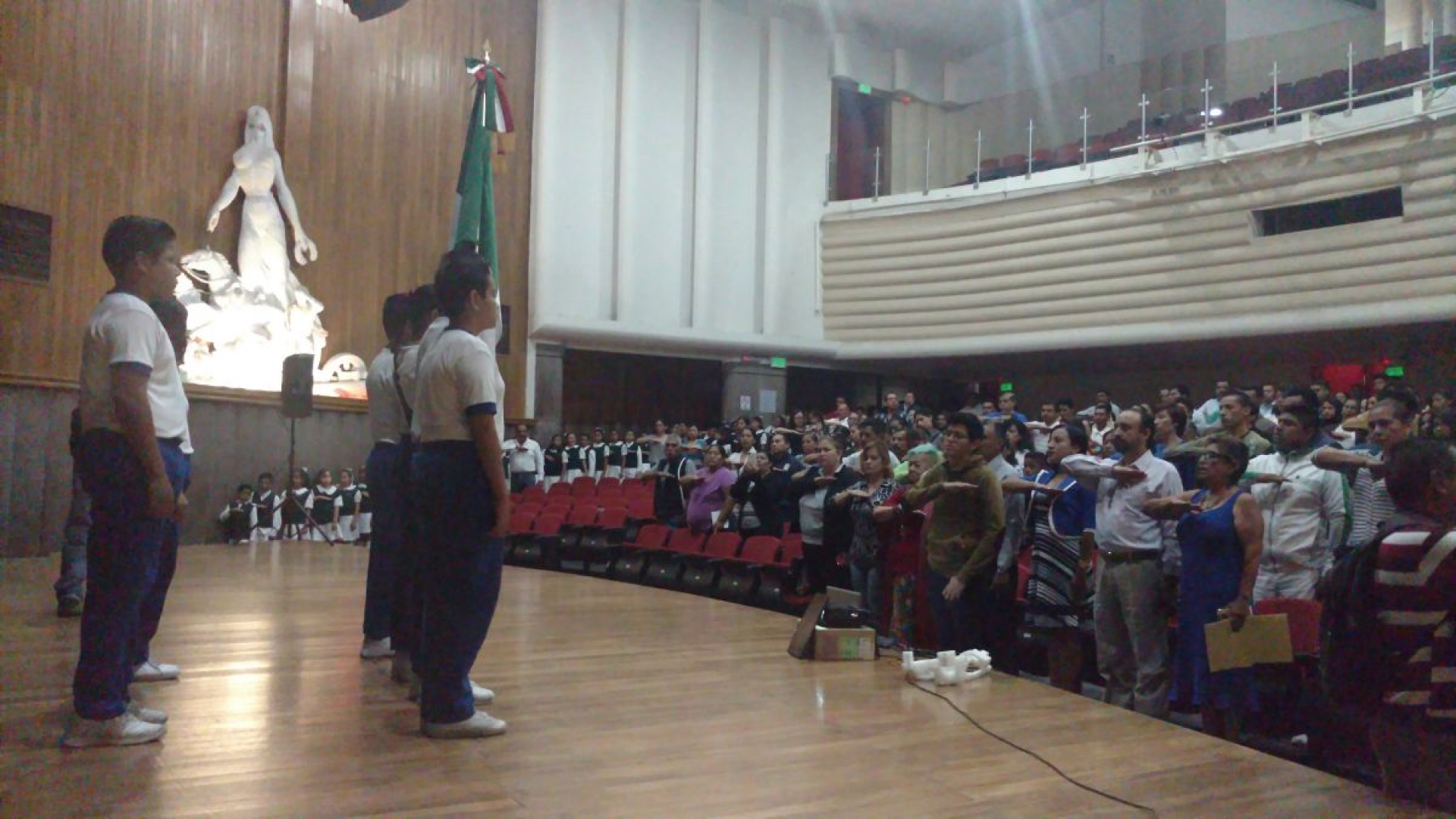 Entregan reconocimientos a la excelencia educativa, cultural y deportiva