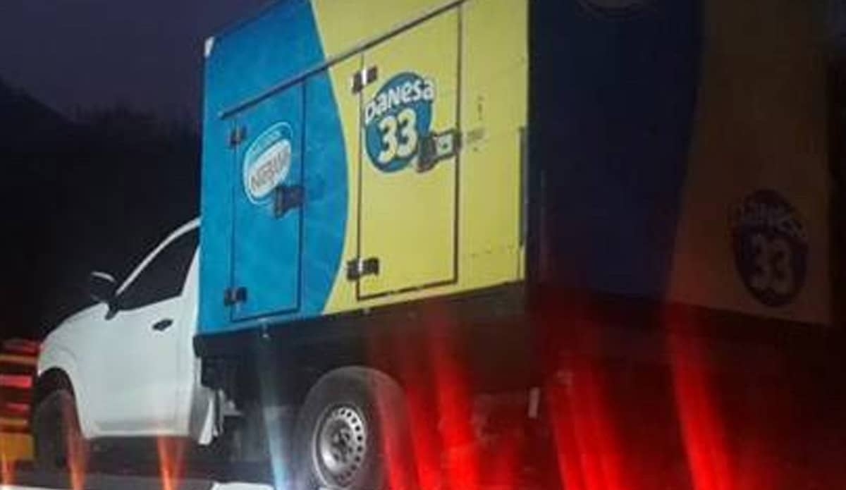 Abandonan una camioneta robada en Amacuzac