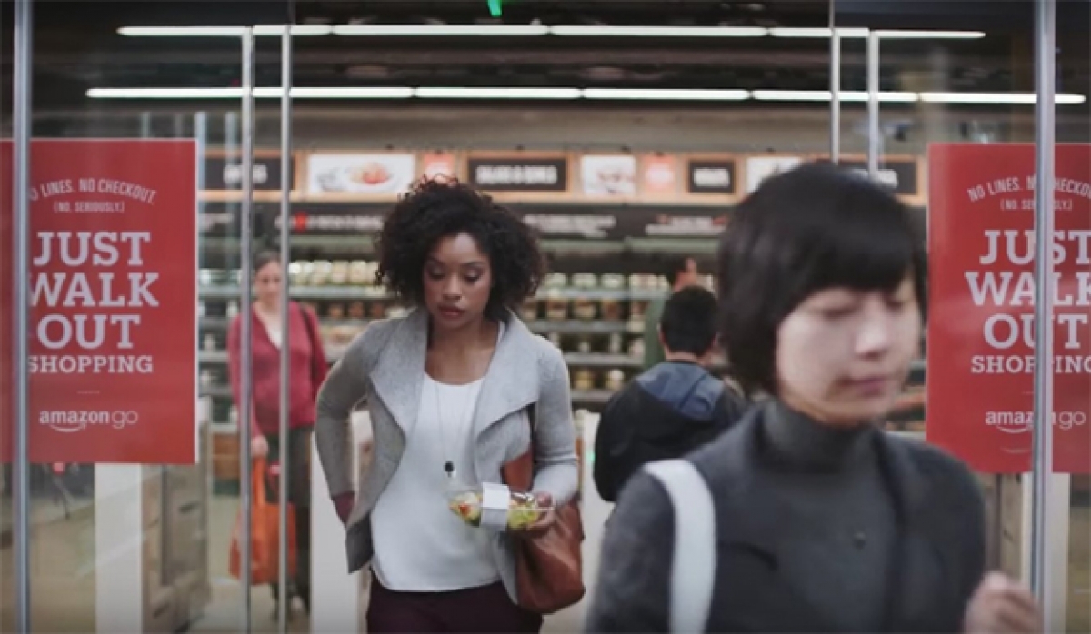 Amazon abre su primer supermercado físico, donde no hay ni cajas (ni colas para pagar)