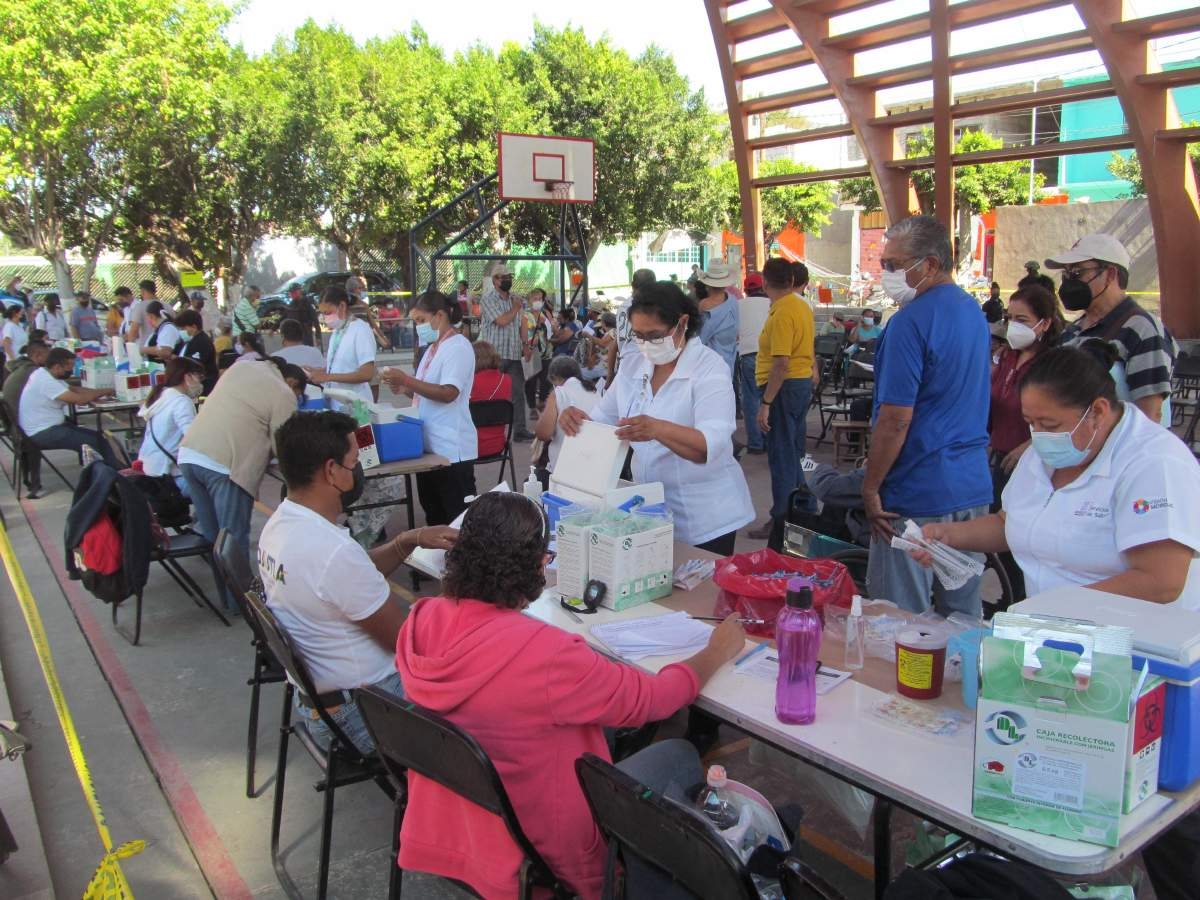 Llegan vacunas de refuerzo, así como para jóvenes y rezagados a la región sur poniente