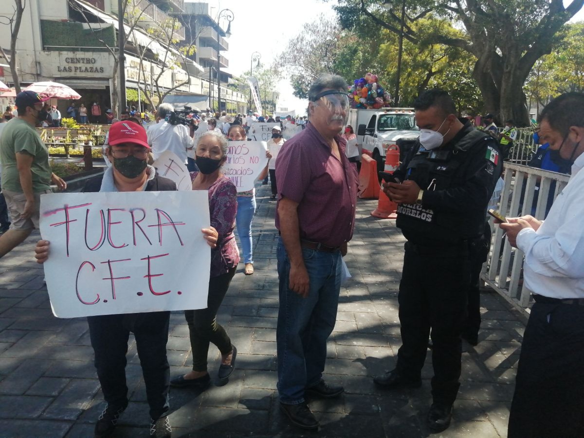 Enésima protesta contra Profeco y la CFE