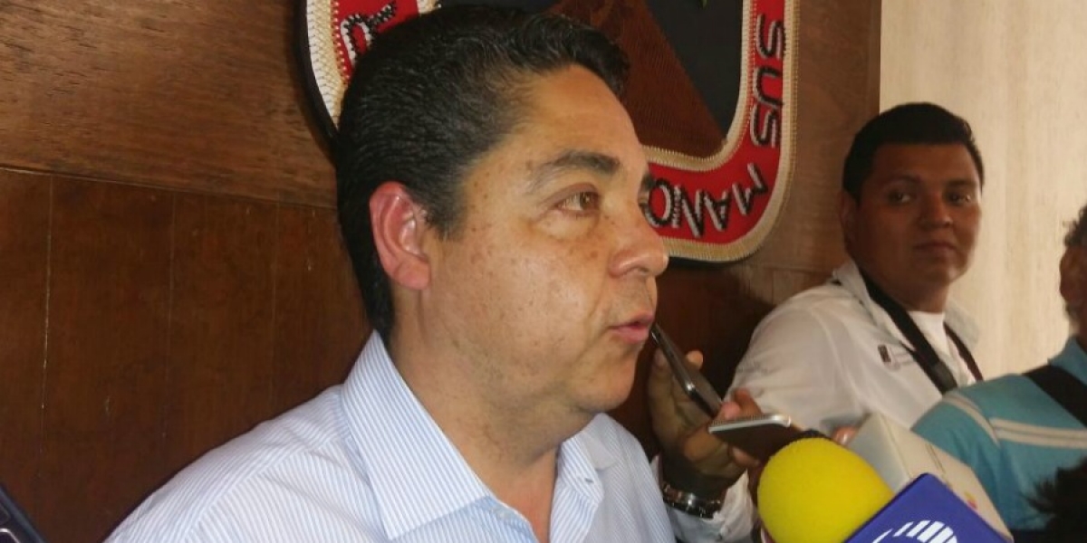Acuerdan autoridades modificar plan de reparación temporal en torno al socavón