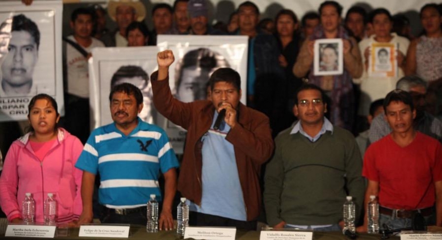 Padres de normalistas, satisfechos con creación de fiscalía especializada