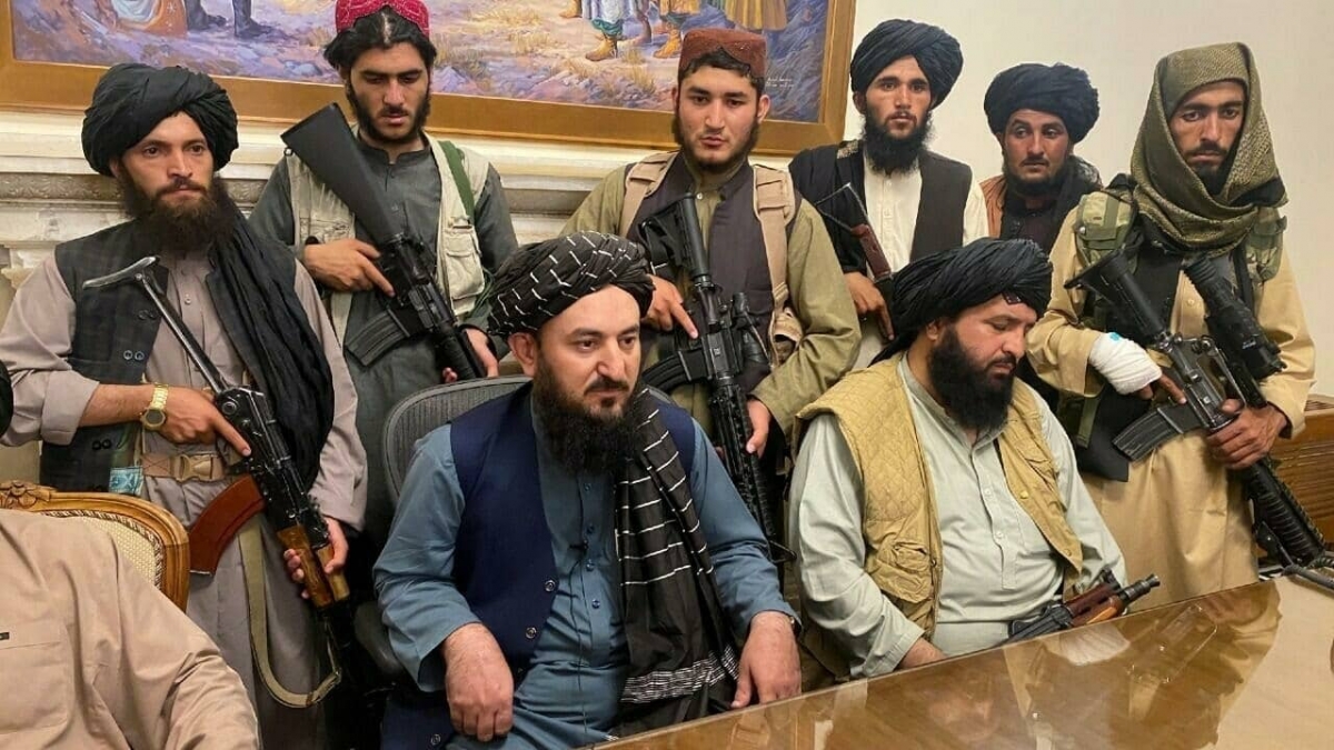 Talibanes siguen sin nombrar Gobierno en Afganistán