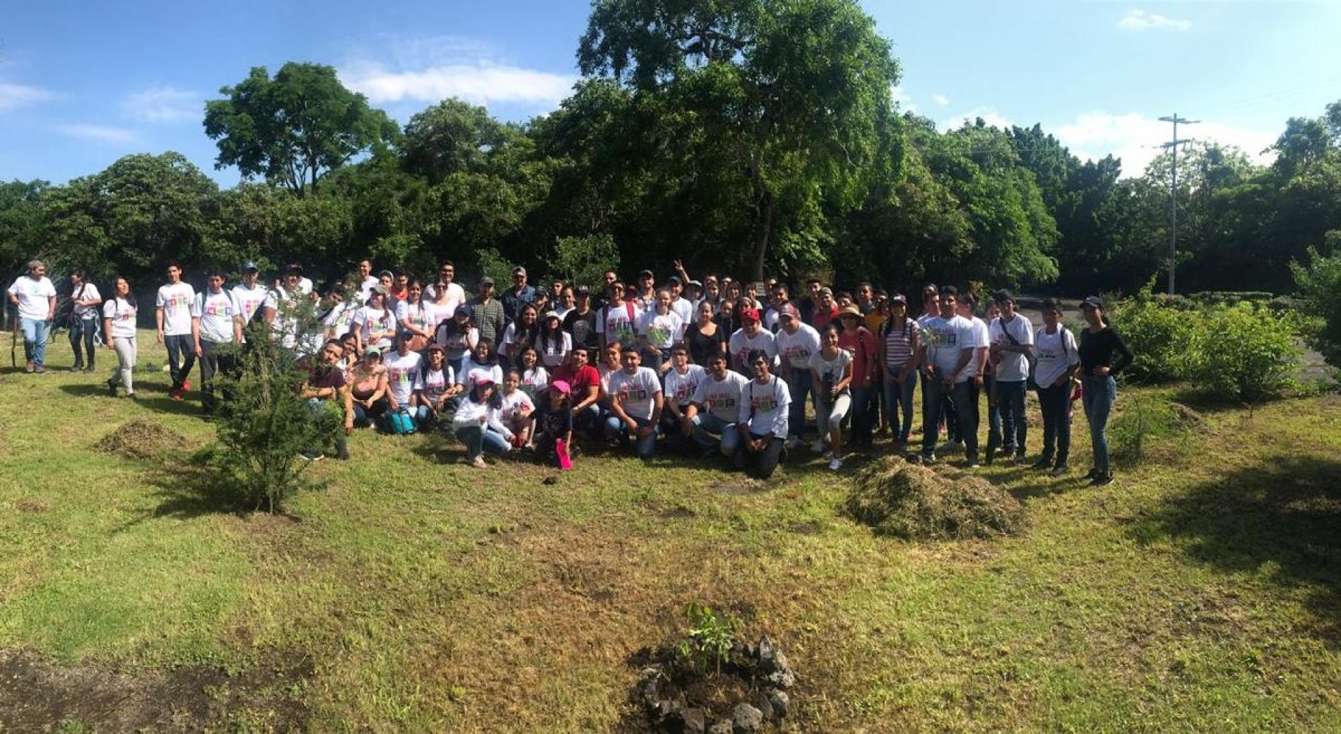 Plantan mil 200 árboles en el Área Natural Protegida "El Texcal"