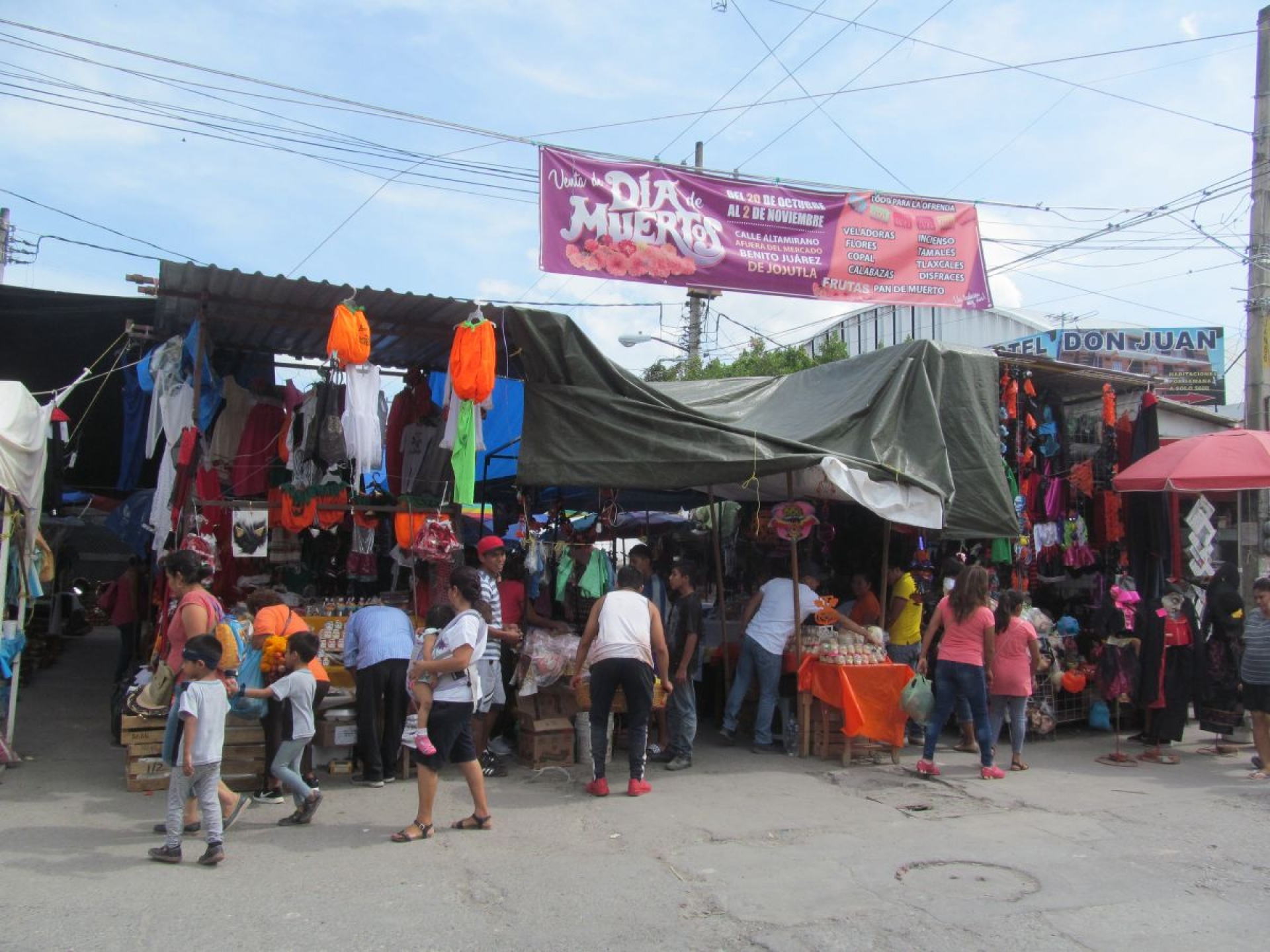 Reviven comerciantes de Jojutla con el Día de Muertos
