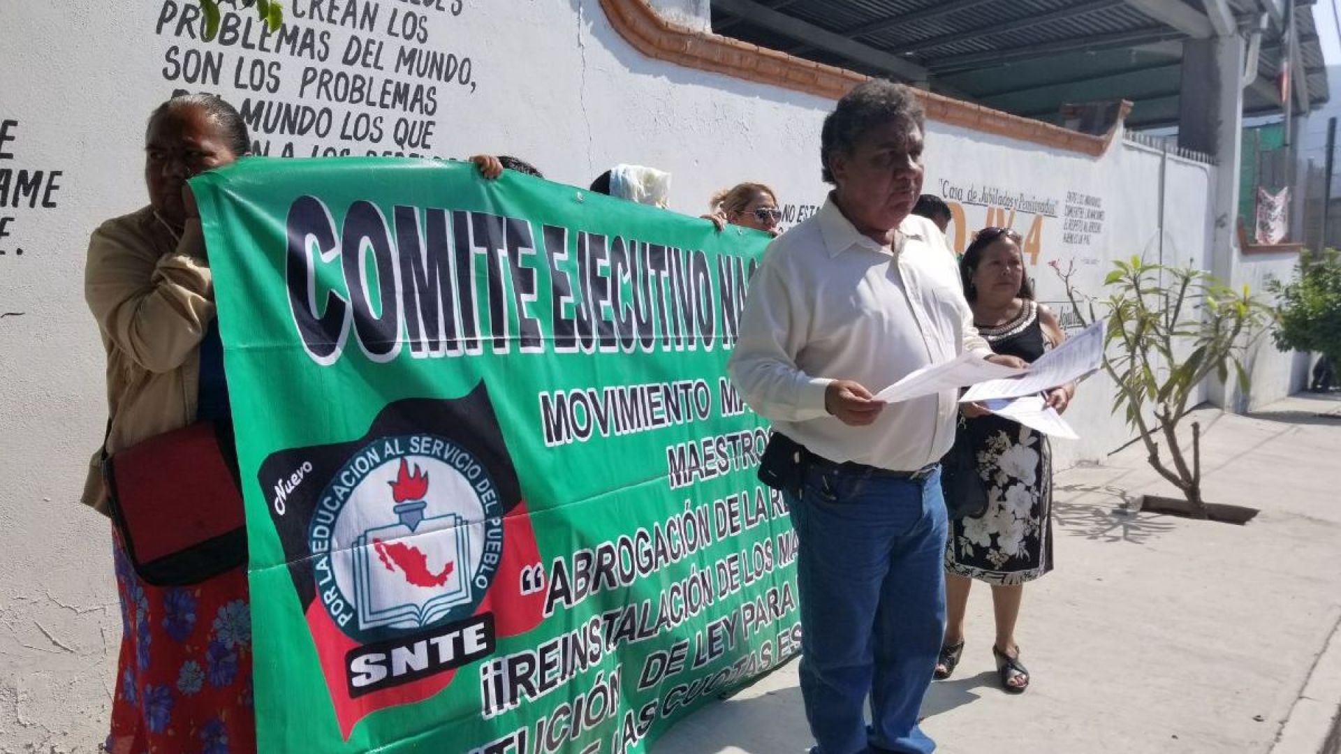 Protestan integrantes del MMB en Tlaquiltenango contra la represión de la sección 18 de Michoacán