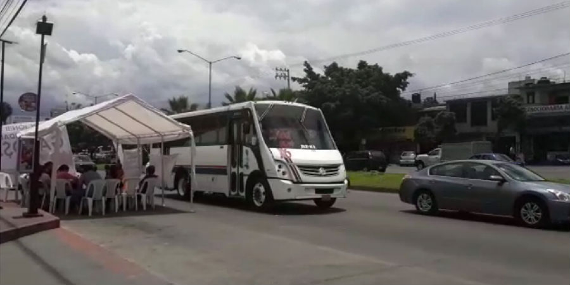 Protestan en la SMyT integrantes de la FAT; instalan plantón