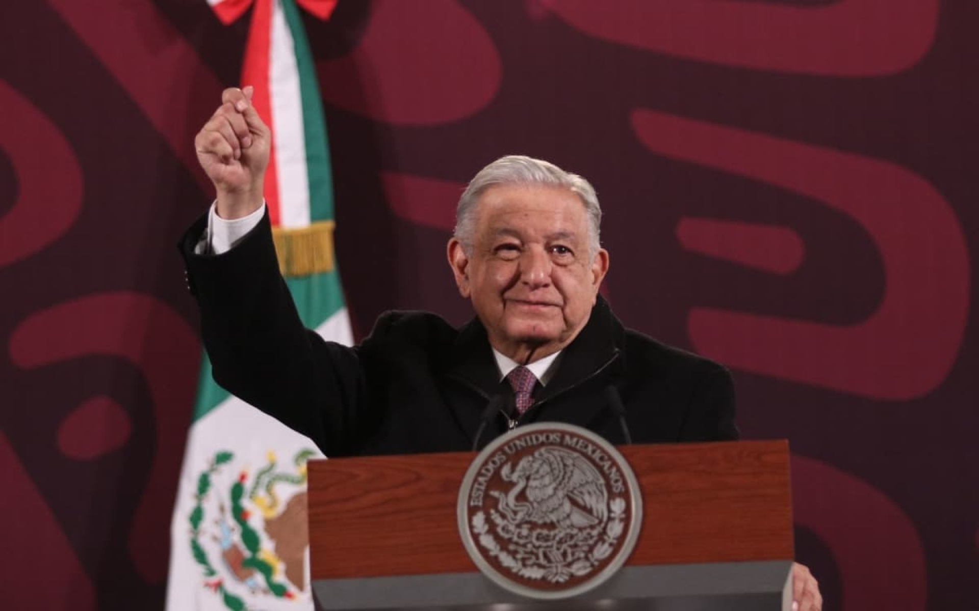 AMLO propone consulta de revocación de mandato cada 3 años