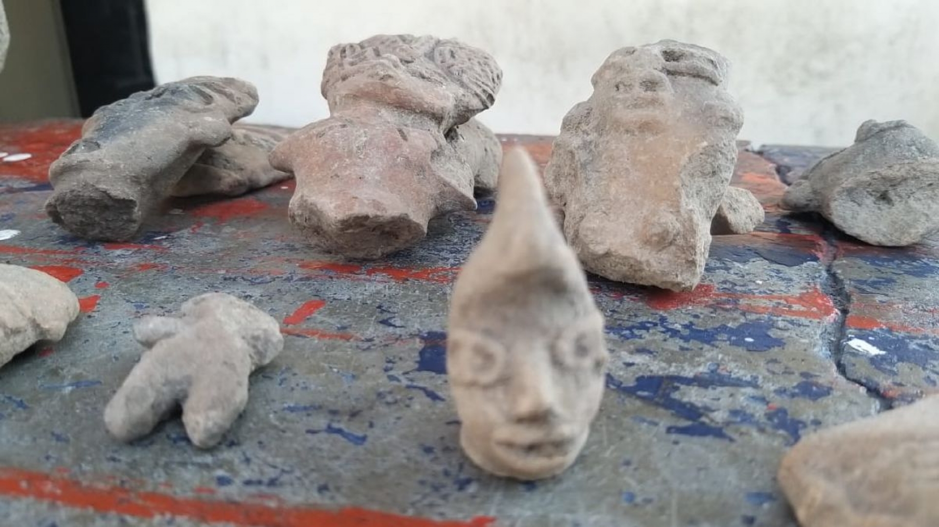 Vecinos de colonia ixtleca insisten en existencia de vestigios prehispánicos