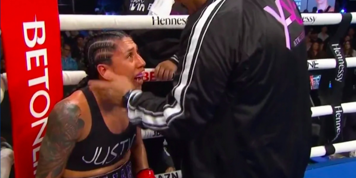 VIDEO: Boxeadora mexicana ruega por detener su pelea; "quiero llegar con vida a mi casa"