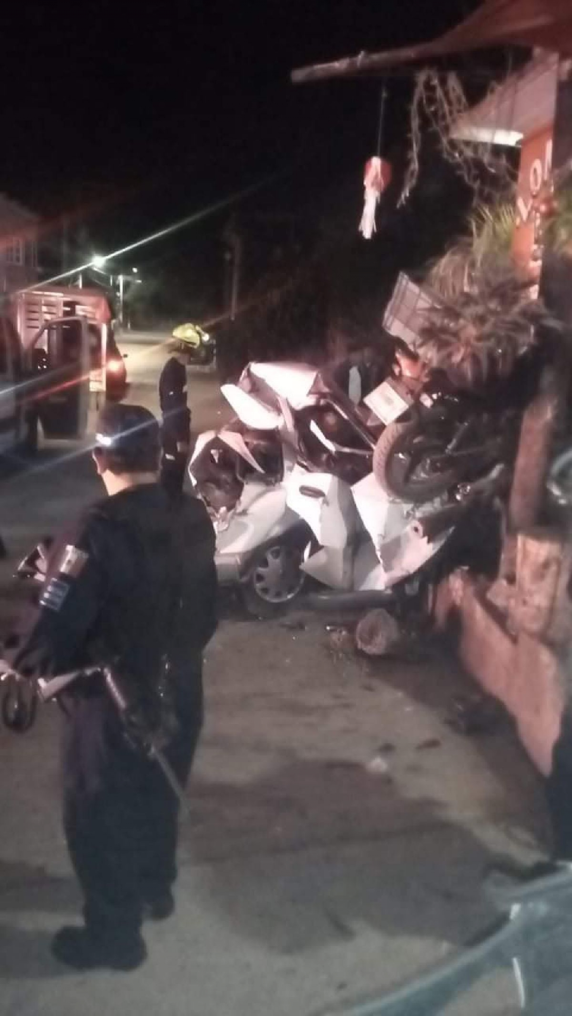 Secuestradores chocan y abandonan a su víctima