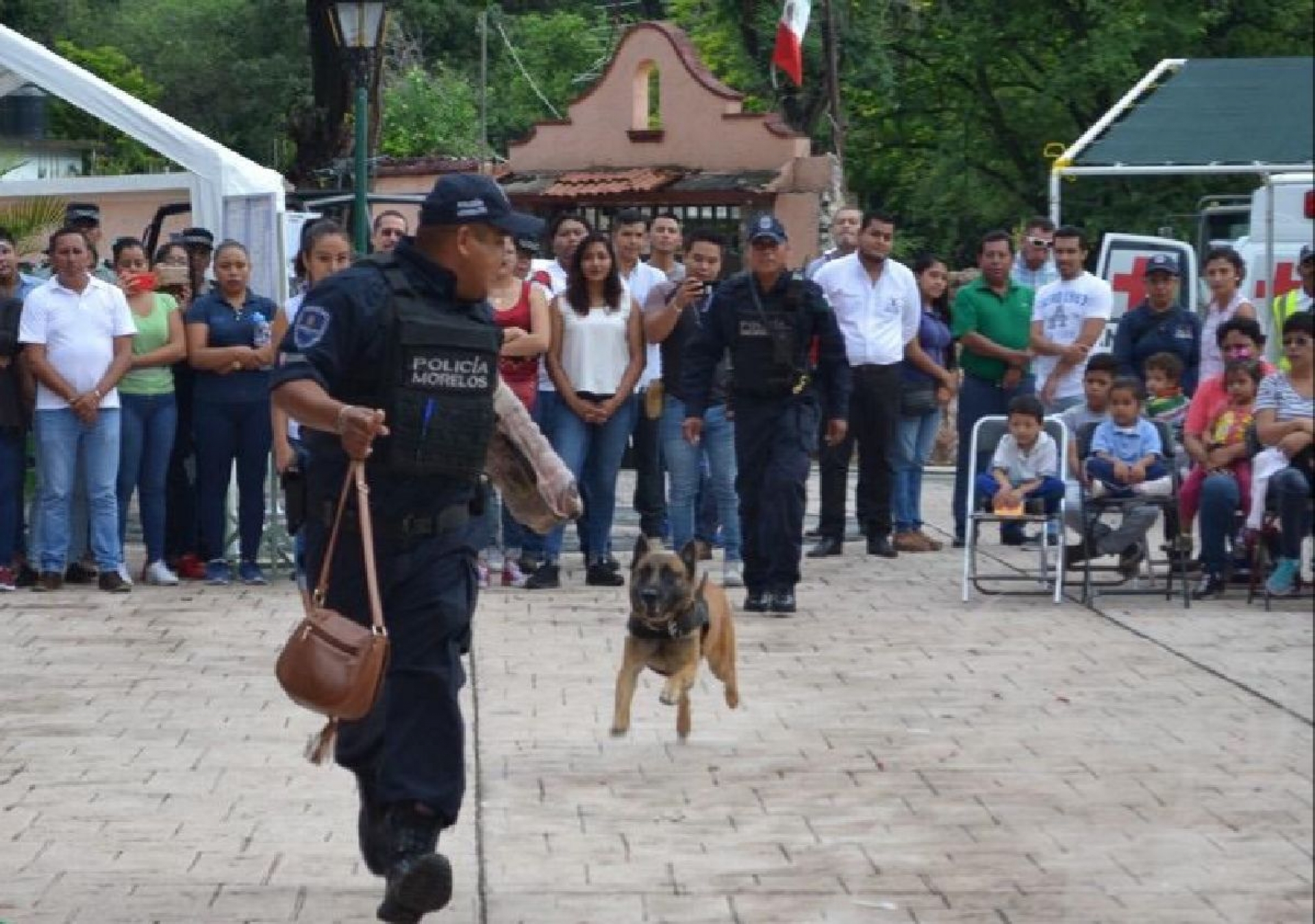 Ofrecen pláticas de prevención de delitos en Mazatepec