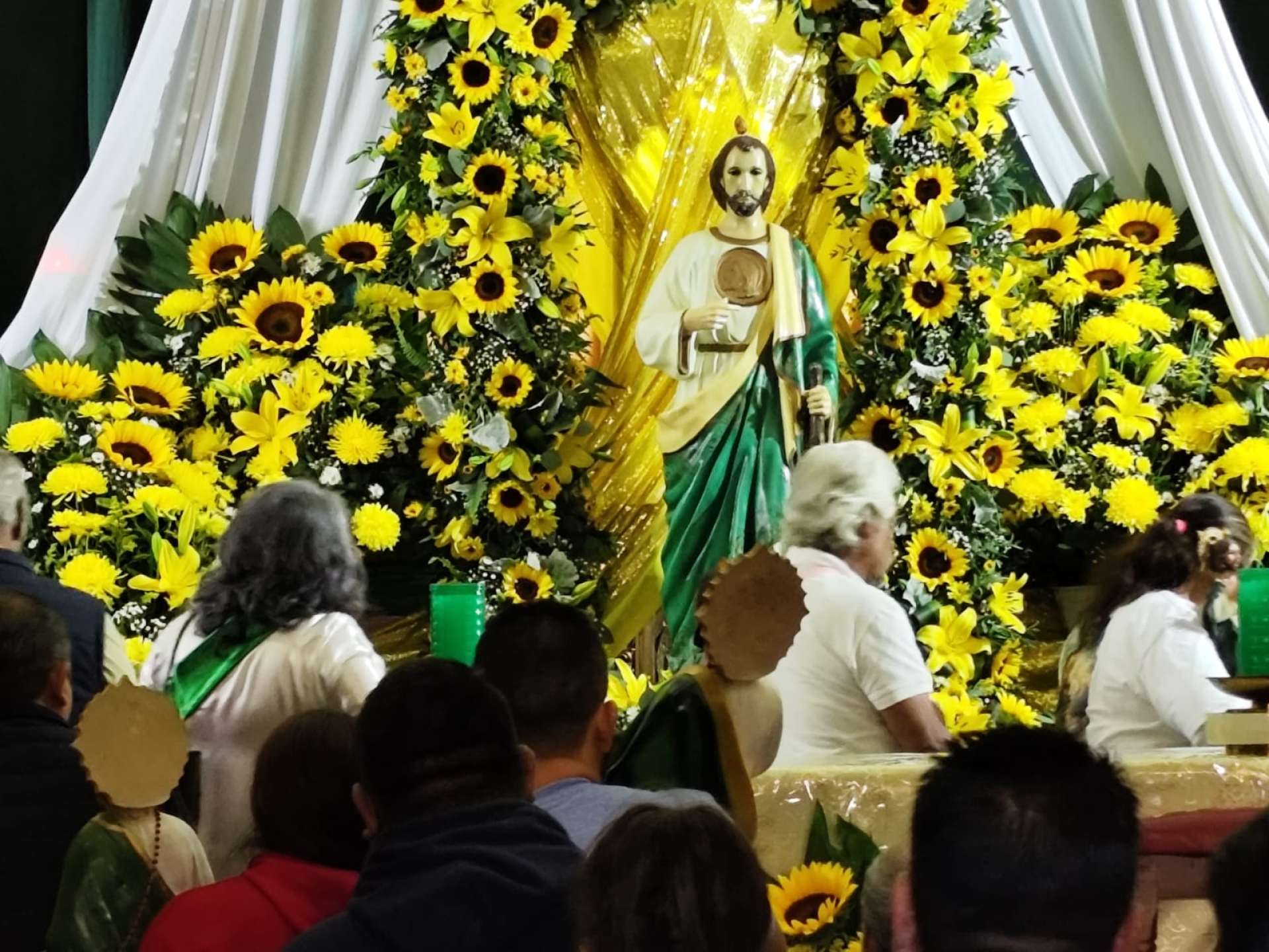 'Mañanitas' a San Judas Tadeo en iglesia de Tepetates