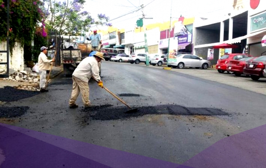 Anuncian que seguirá el bacheo en las principales avenidas